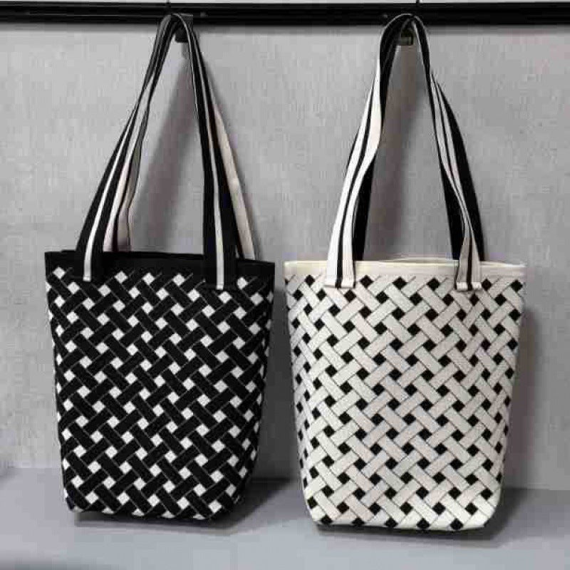 Women's niche design knitted shoulder bag, suitable for shopping, commuting, bucket bag, backpack, crossbody bag