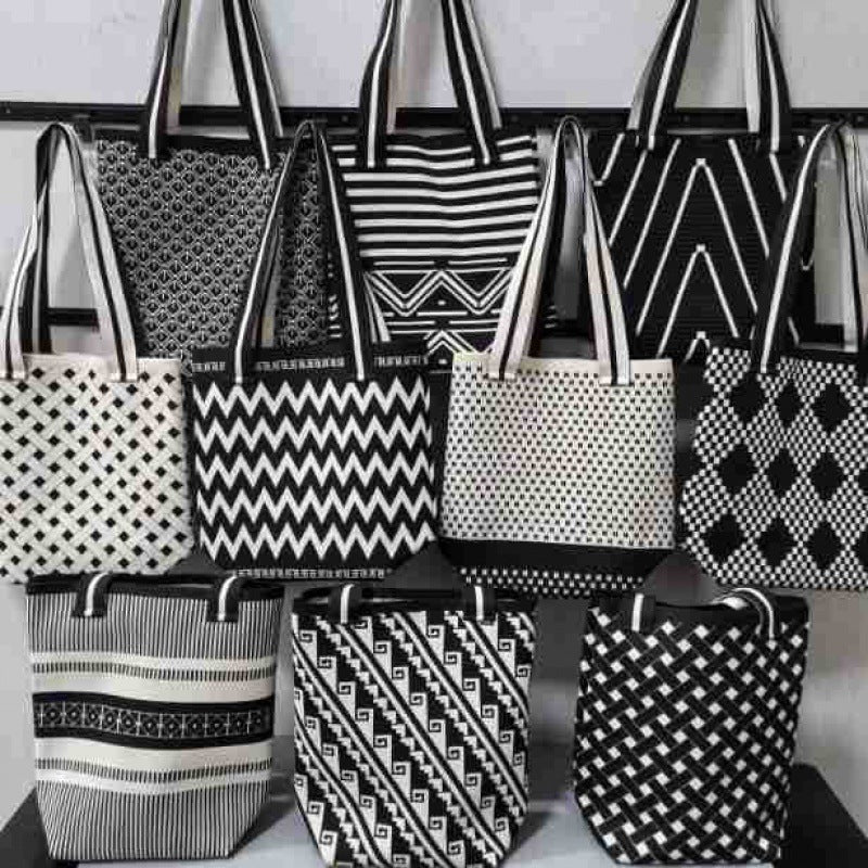 Women's niche design knitted shoulder bag, suitable for shopping, commuting, bucket bag, backpack, crossbody bag